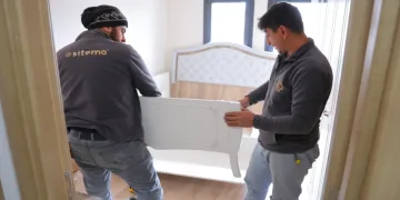 Depremzedeler yuvalarına kavuşmaya devam ediyor