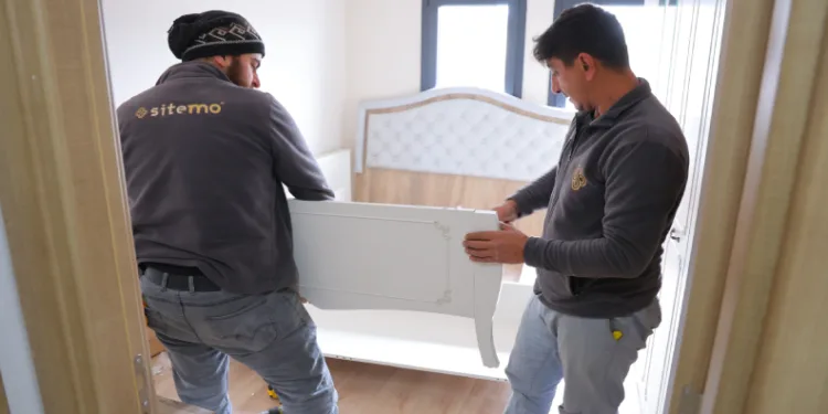 Depremzedeler yuvalarına kavuşmaya devam ediyor