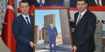 “Türk gençliğinin yanındayız”
