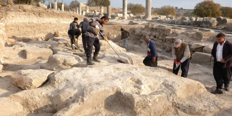 Kastabala’da eski dönem tapınak kalıntısı bulundu