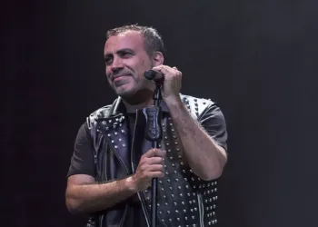 Haluk Levent apar topar hastaneye kaldırıldı