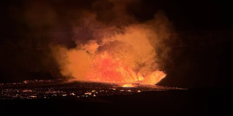 Hawaii’deki Kilauea Yanardağı patladı