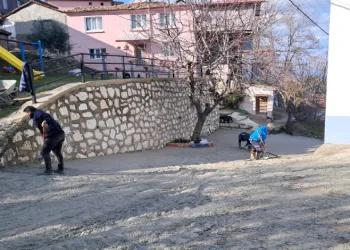 Babadağ’da yol iyileştirme çalışmaları sürüyor