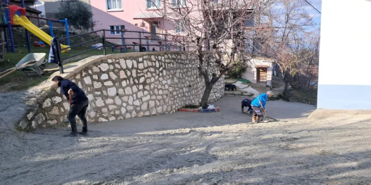 Babadağ’da yol iyileştirme çalışmaları sürüyor