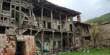 Tavasoğulları Konağı kurtarılmayı bekliyor