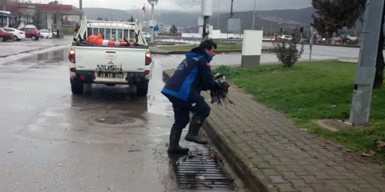 MUSKİ ekipleri yağmur mesaisinde