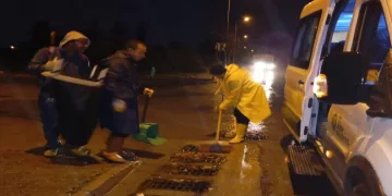 Didim’de belediye ekipleri, geceyi sokakta geçirdi