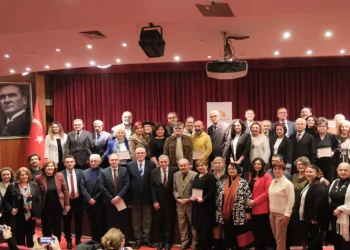 Eskişehir Sanat Derneği’nden Başkan Dökmeci’ye ödül