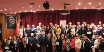 Eskişehir Sanat Derneği’nden Başkan Dökmeci’ye ödül