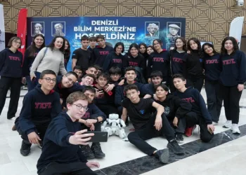 ‘Yılın Öğretmeni’ ve öğrencilerini ağırladı