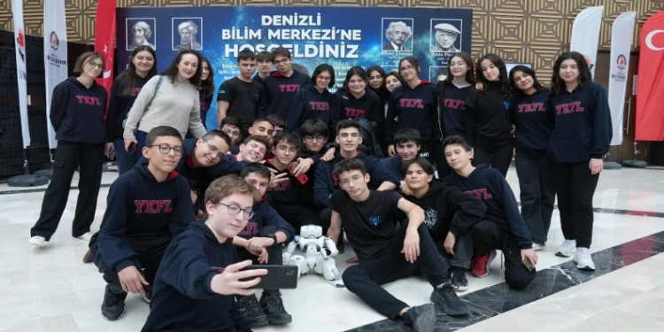 ‘Yılın Öğretmeni’ ve öğrencilerini ağırladı