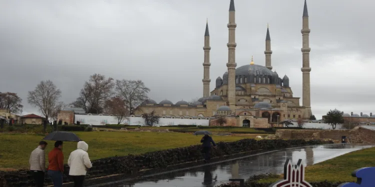 Edirne’de sağanak etkili oldu