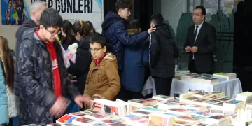 Tavşanlı Kültür Sarayı’nda kitap fuarı açıldı