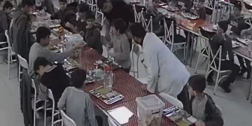 Heimlich manevrası ile öğrenciyi kurtaran öğretmen