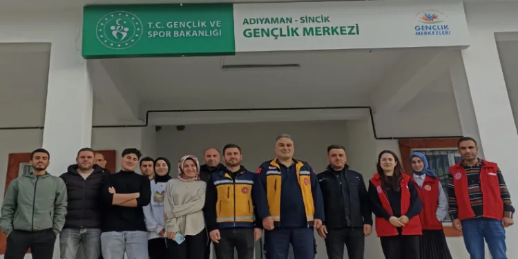 Sincik’te heimlich manevrası eğitimi verildi