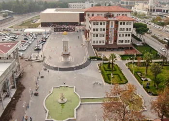 100. Meydanı’nda ücretsiz ve sınırsız internet hizmeti