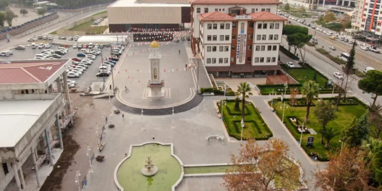 100. Meydanı’nda ücretsiz ve sınırsız internet hizmeti