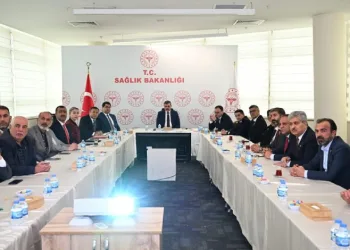 Vali Çiftçi muhtarlarla Şehir Hastanesi’nde bir araya geldi