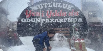 Miniklerin kar küresi heyecanı
