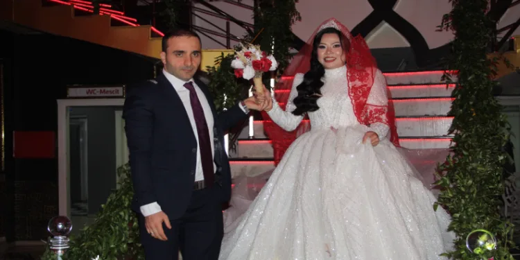 Avustralya’dan Batman’a gelin
