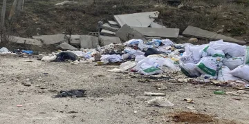 Duyarsızlar boş arazileri çöplüğe çevirdi