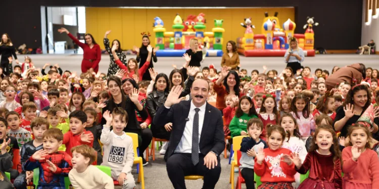 Konyaaltı Belediyesi’nden miniklere özel eğlence
