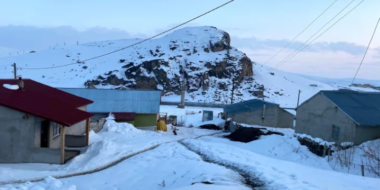 Ağrı’da dondurucu soğuklar etkisini sürdürüyor