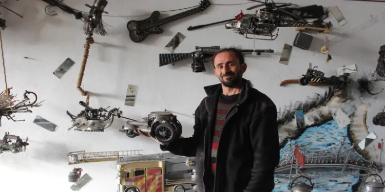 Hayal gücünü sanata dönüştürdü