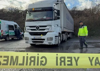 Park halindeki tırın dorsesinde ölü bulundu