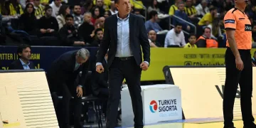 TOFAŞ Başantrenörü Orhun Ene: “Pes etmeyen bir takımız”