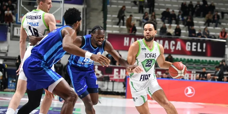 TOFAŞ evinde kazanmaya devam ediyor: 93-82