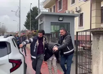 Kütahya Çiniciler Çarşısı’nda sahte para operasyonu: 2 gözaltı