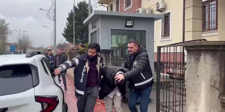 Kütahya Çiniciler Çarşısı’nda sahte para operasyonu: 2 gözaltı