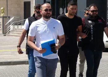 Kayınpederini öldürüp, eşini ve 3 kişiyi yaralayan şahsa müebbet ve 10,5 yıla kadar hapis cezası talebi