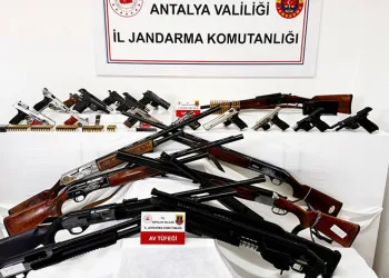 Çaldıkları motosikletin şase numarasını kazımışlar