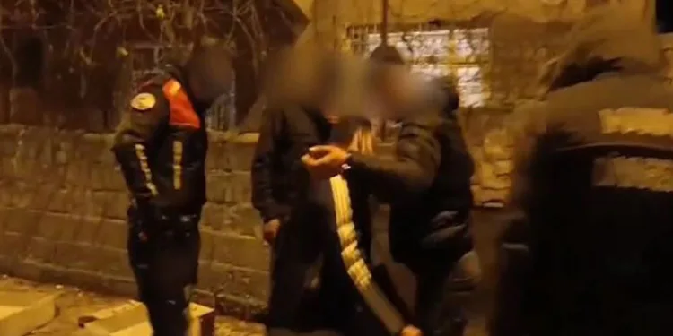 Samsun’da bir evde çok sayıda silah ve mühimmat ele geçirildi