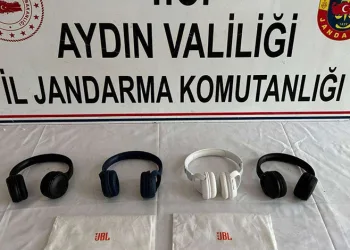 Falezlerden denize uçan araca ulaşıldı, kayıp sürücü aranıyor