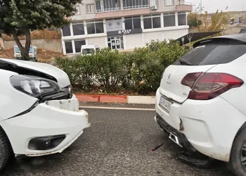 Çaldıkları motosikletin şase numarasını kazımışlar