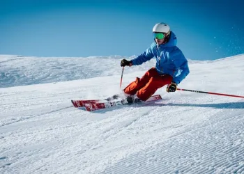 Uludağ’da sezon açıldı, kayak ücretleri belli oldu