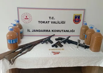Sarkıntılık iddiasıyla 5 kişi saldırıp bıçakla ağır yaraladılar; o anlar kamerada