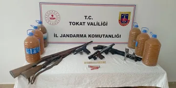 Sarkıntılık iddiasıyla 5 kişi saldırıp bıçakla ağır yaraladılar; o anlar kamerada