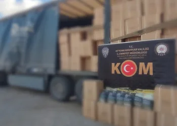 Durdurulan tırda tonlarca sahte bandrollü tütün ele geçirildi
