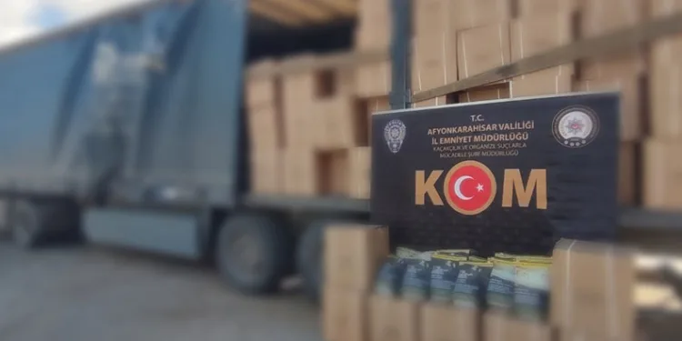 Durdurulan tırda tonlarca sahte bandrollü tütün ele geçirildi