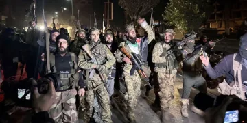 Suriye’de muhalifler başkente girdi: “Esad Şam’ı terk etti”