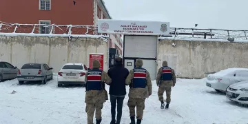 Kayınpederini öldürüp, eşini ve 3 kişiyi yaralayan şahsa müebbet ve 10,5 yıla kadar hapis cezası talebi