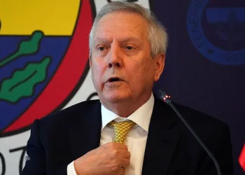 Aziz Yıldırım: “Fenerbahçe pes etmez”