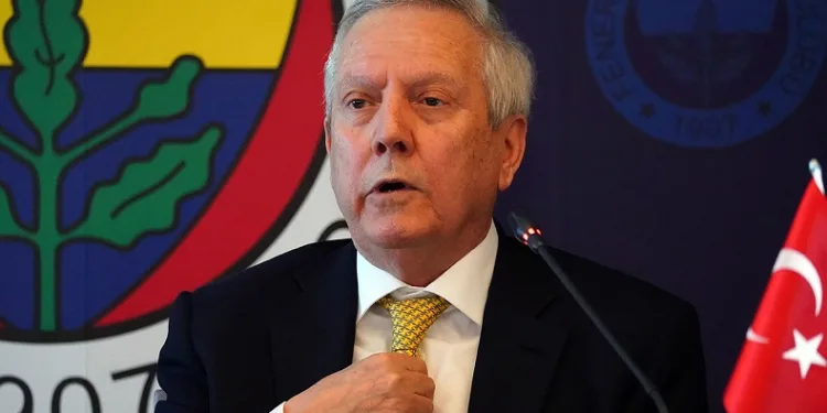 Aziz Yıldırım: “Fenerbahçe pes etmez”
