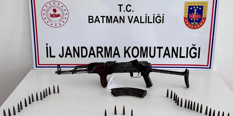 Iğdır’da akaryakıt kaçakçılığı operasyonu: 2 bin 463 litre kaçak akaryakıt ele geçirildi