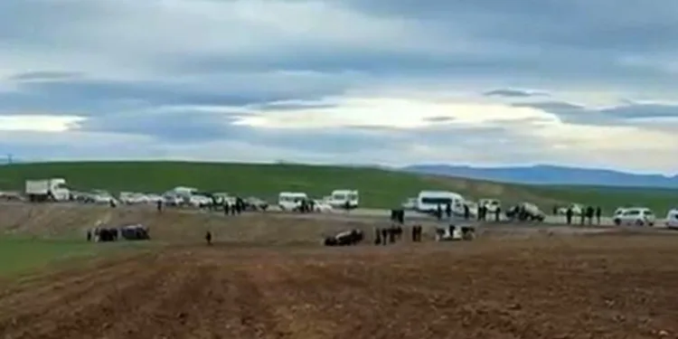 Diyarbakır’da üç araç tarlaya uçtu: 5 yaralı