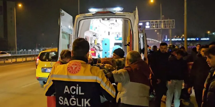 Otomobile çarpan motosikletin sürücüsü yaralandı